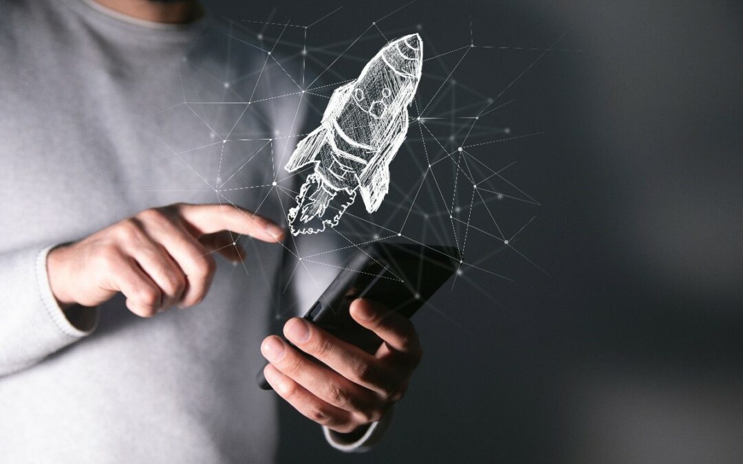 Hombre navegando en celular con cohete digital de partículas